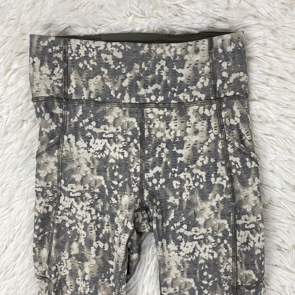 Lululemon Invigorate High-Rise Crop 23